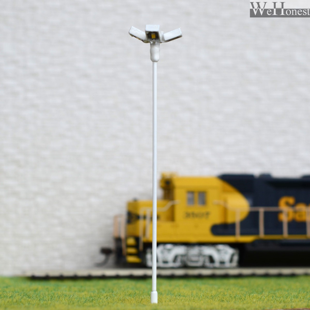 1 x  HO scale Model Floodlight Cold SMD LED made Cold Lamppost longlife #014
